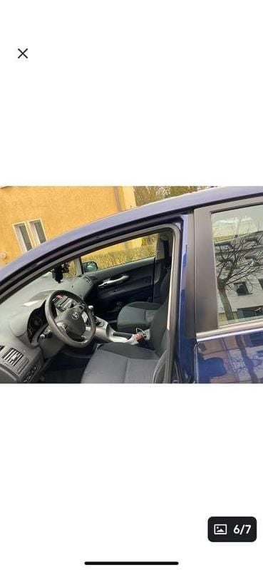 Gebraucht 2012 Toyota Auris Limousine | 5.500 € (Etwas zu teuer) - Bild 1/4