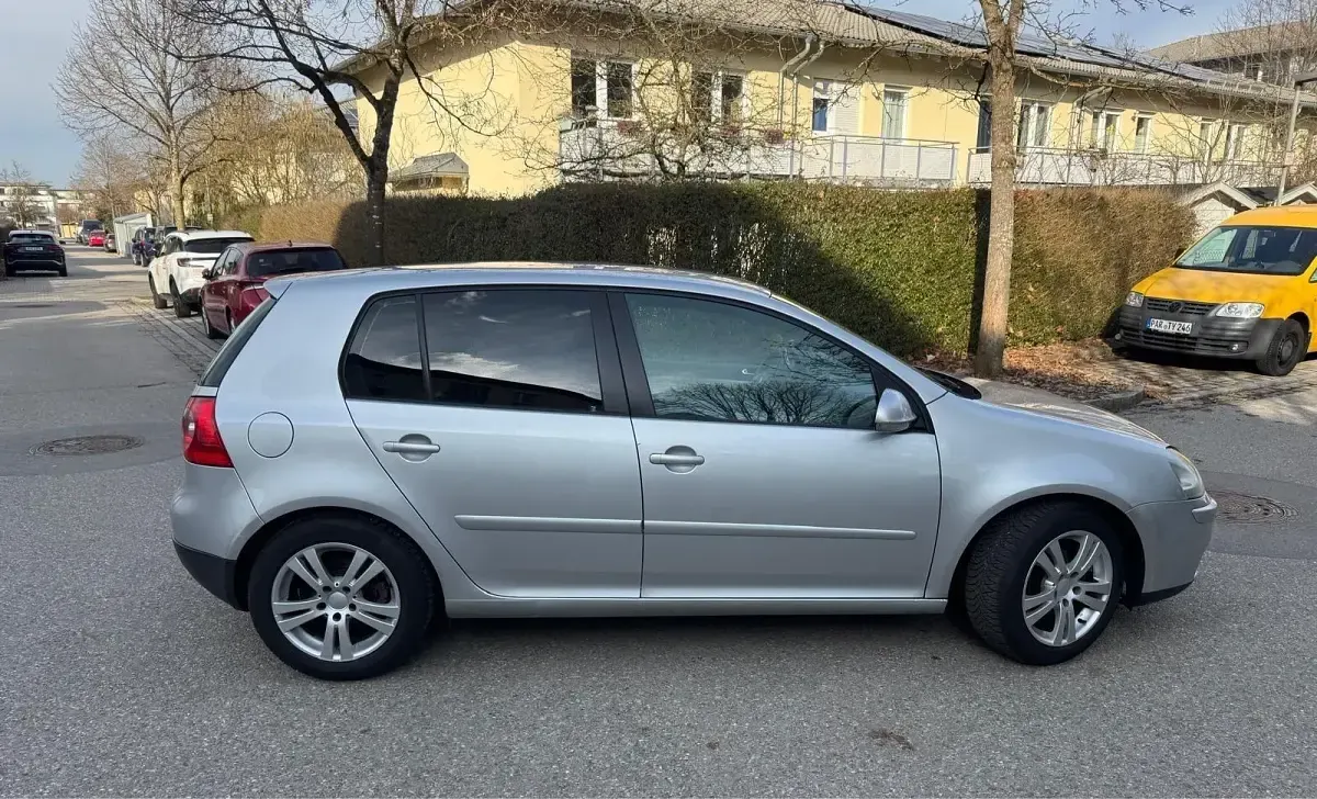 Gebraucht VW Golf IV 90 PS (66 kW) 2004 Silber Limousine