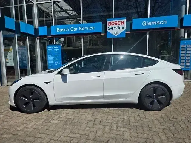 Gebraucht Tesla Model 3 258 kW (351 PS) 2022 Weiß Limousine