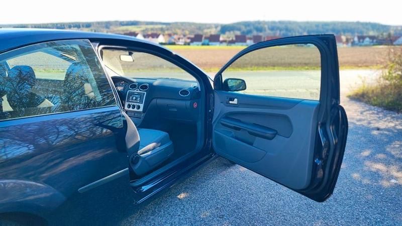 Second-hand Ford Focus 80 CP (58 kW) 2006 Albastru Berlinǎ