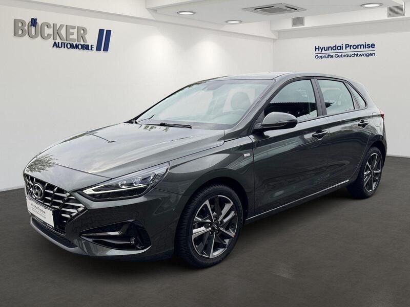 Grau Gebraucht 2022 Hyundai i30 Trend Limousine | 18.990 € (Superpreis) - Bild 1/4