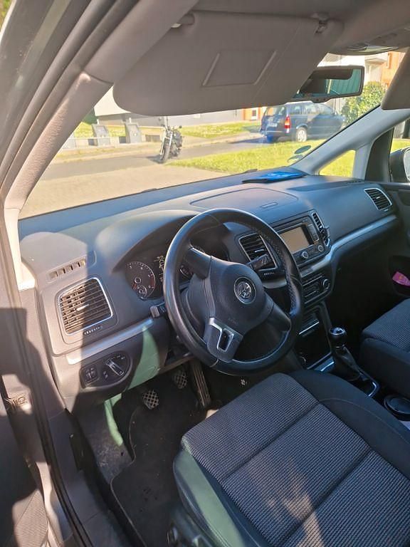 Gebraucht VW Sharan Trendline 140 PS (102 kW) 2011 Schwarz Van / Kleinbus