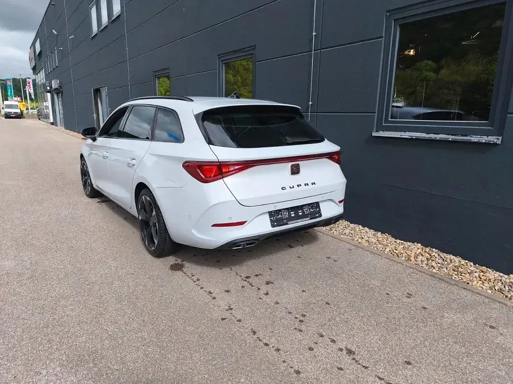 Gebraucht Cupra Leon 150 PS (110 kW) 2024 Weiss Kombi