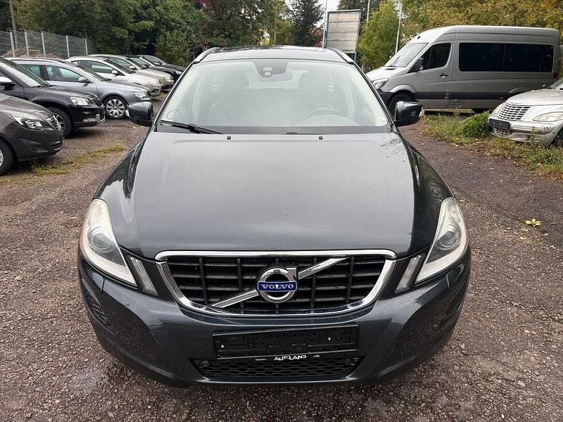 Grau Gebraucht 2013 Volvo XC60 Summum SUV | 8.300 € (Fairer Preis) - Bild 1/4