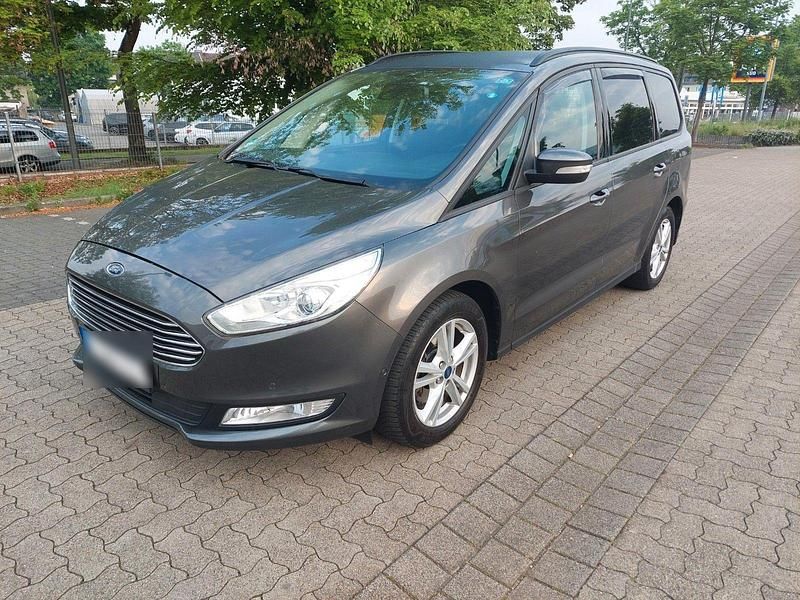 Grau Gebraucht 2018 Ford Galaxy Business Edition Van / Kleinbus | 14.800 € (Guter Preis) - Bild 1/4
