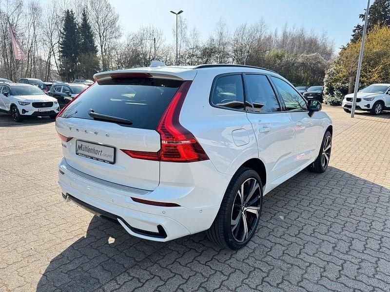 Gebraucht Volvo XC60 Plus 349 PS (256 kW) 2022 Weiß SUV