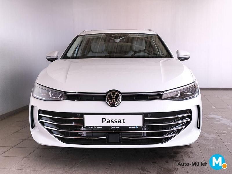 Neu VW Passat Elegance 150 PS (110 kW) 2025 Weiß Limousine