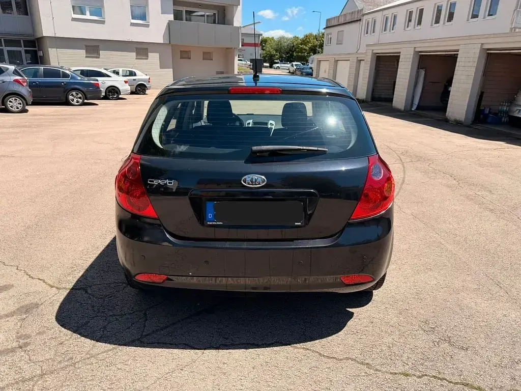 Gebraucht Kia Ceed 143 PS (105 kW) 2008 Schwarz Kleinwagen