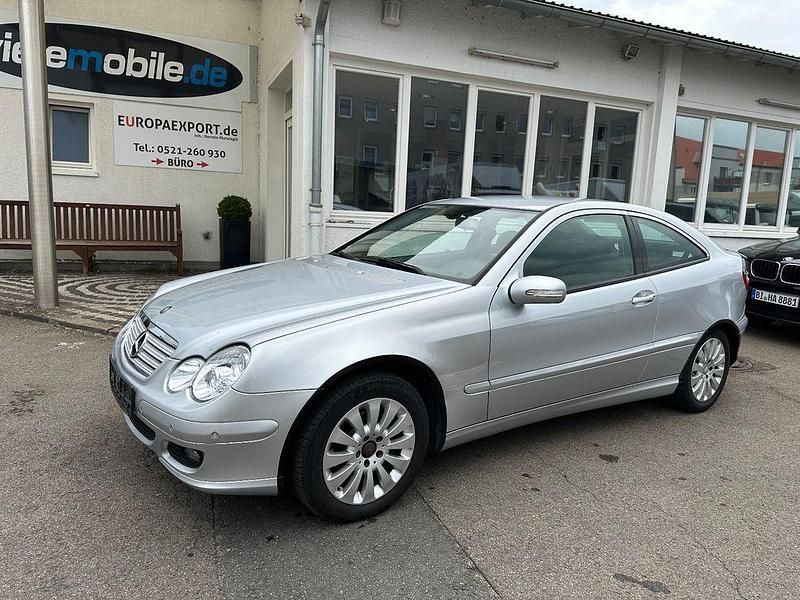 Silber Gebraucht 2008 Mercedes C200 Coupé | 4.900 € (Fairer Preis) - Bild 1/4
