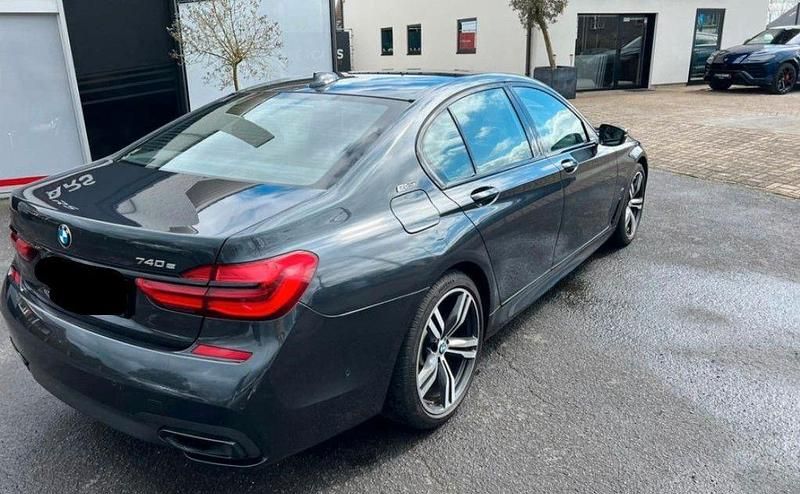 Gebraucht BMW 740 iPerformance 326 PS (239 kW) 2017 Schwarz Limousine
