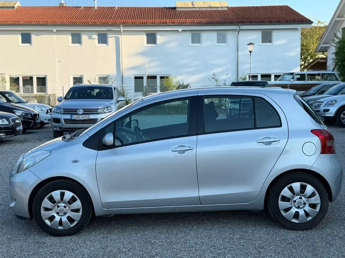 Gebraucht Toyota Yaris Sol 87 PS (63 kW) 2007 Silber Kleinwagen