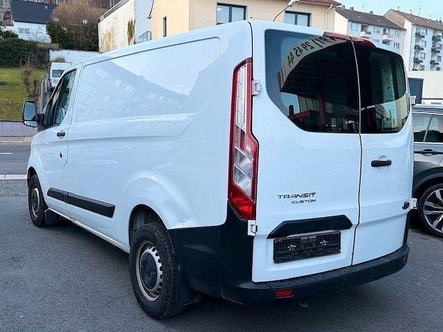 Gebraucht Ford Transit Custom 105 PS (77 kW) 2019 Weiß Van / Kleinbus