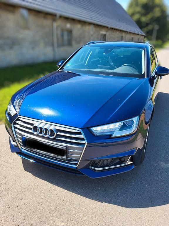 Blau Gebraucht 2019 Audi A4 Kombi | 21.700 € (Fairer Preis) - Bild 1/4