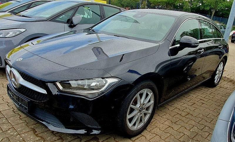 Nachtschwarz Gebraucht 2022 Mercedes CLA180 Shooting Brake Kombi | 26.810 € (Fairer Preis) - Bild 1/1
