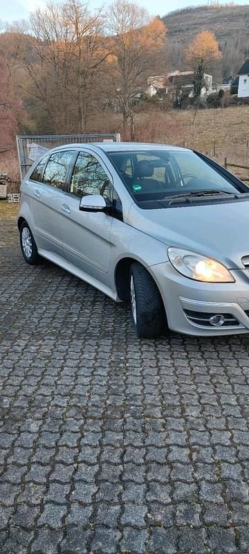 Gebraucht Mercedes B170 115 PS (84 kW) 2008 Silber Van / Kleinbus