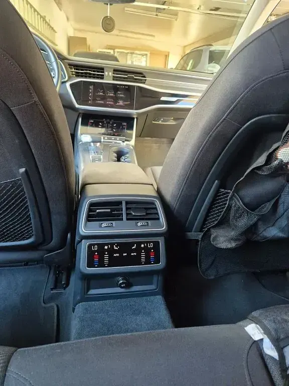 Gebraucht Audi A6 163 PS (119 kW) 2021 Schwarz Kombi