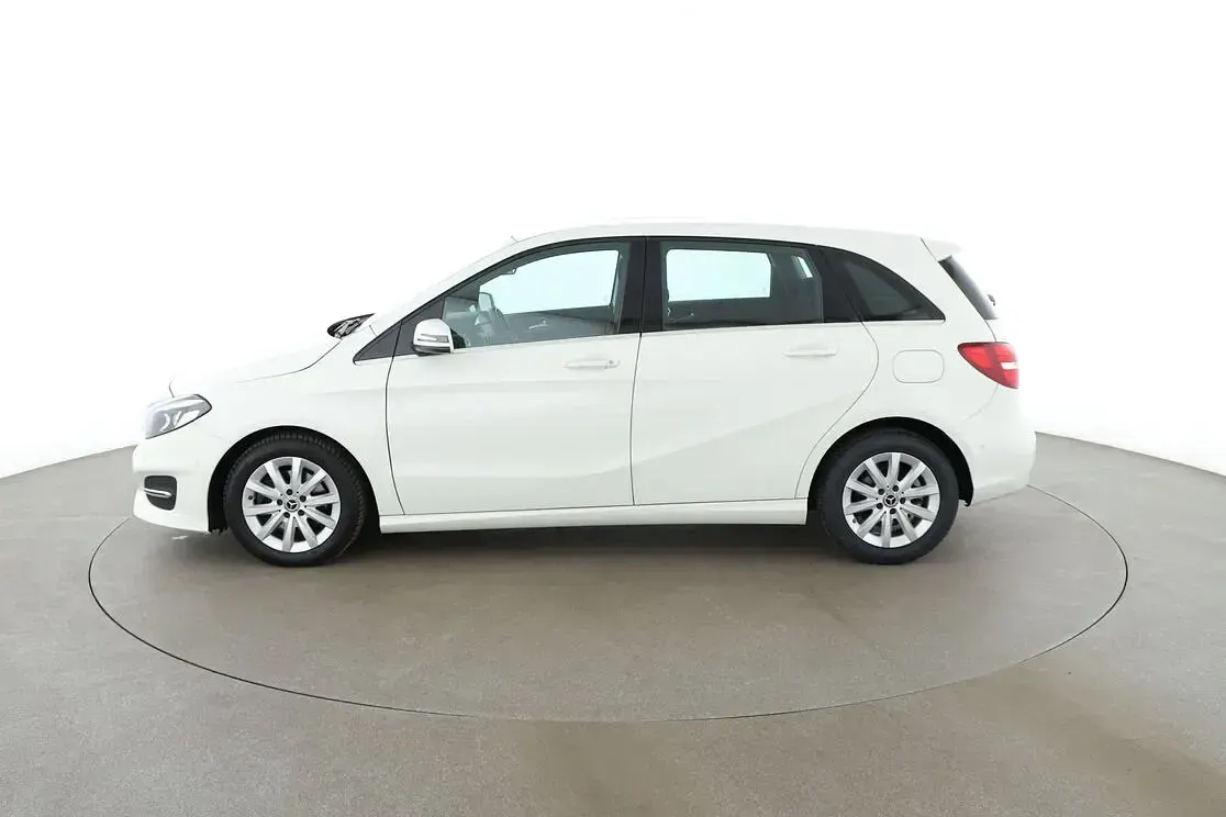 Gebraucht Mercedes B180 Style 122 PS (89 kW) 2018 Weiß Kleinwagen