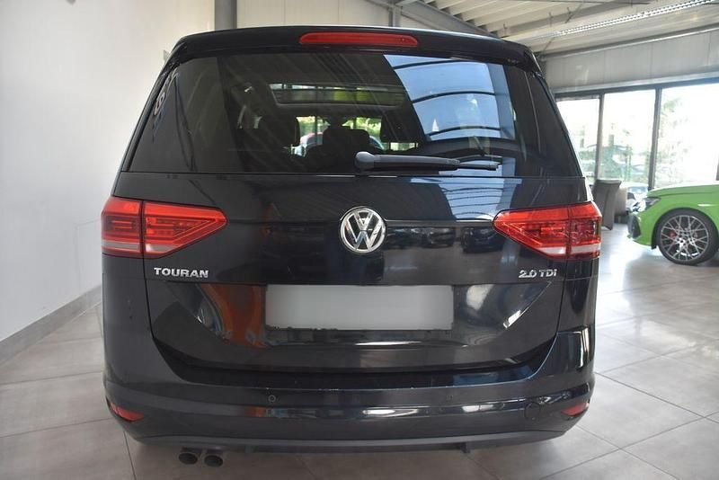 Gebraucht VW Touran Comfortline 150 PS (110 kW) 2017 Schwarz metallic Van / Kleinbus