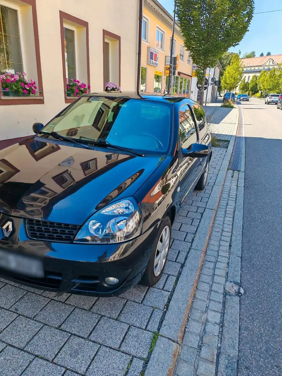 Gebraucht Renault Clio Authentique 75 PS (55 kW) 2026 Schwarz Kleinwagen