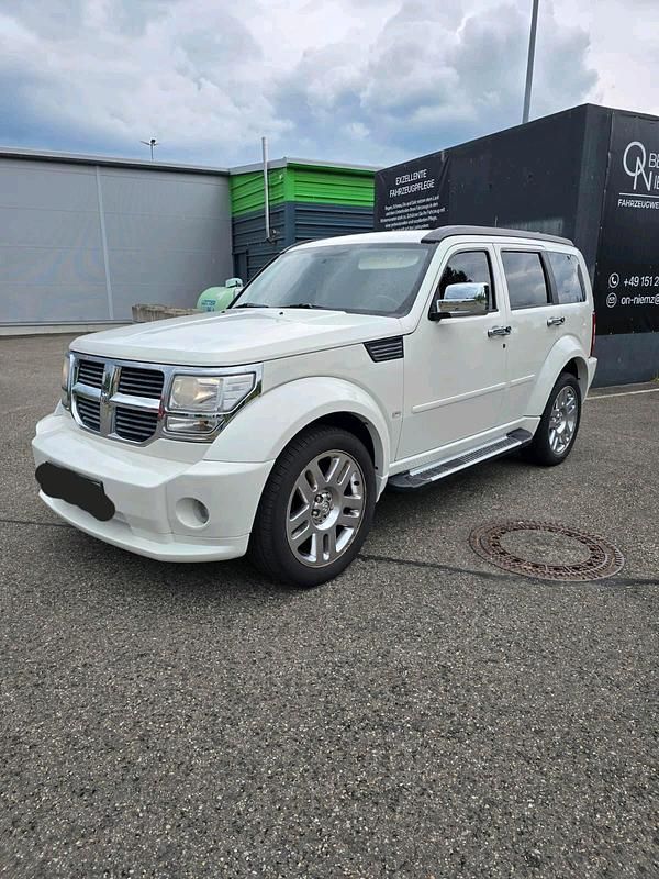 Second-hand Dodge Nitro 174 CP (127 kW) 2008 Alb SUV