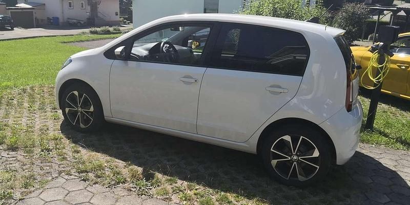 Weiß Gebraucht 2021 Skoda Citigo-e IV Best of Kleinwagen | 14.350 € (Fairer Preis) - Bild 1/4