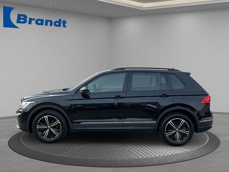 Gebraucht VW Tiguan Life 150 PS (110 kW) 2022 Deep black perleffekt (metallic) SUV