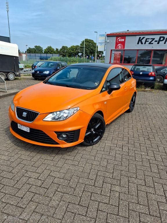 Orange Gebraucht 2010 Seat Ibiza SC Sport Kleinwagen | 4.999 € (Fairer Preis) - Bild 1/4