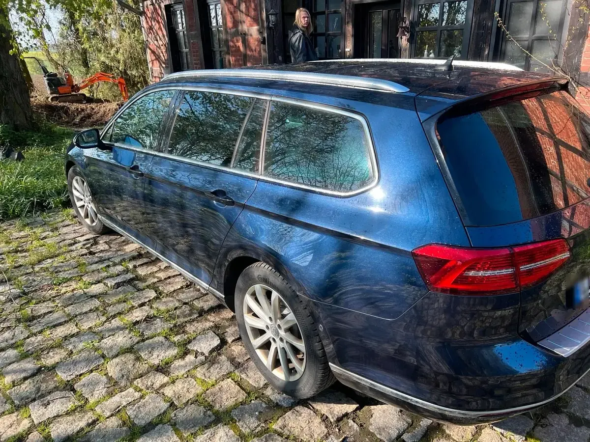 Usata VW Passat 190 CV (139 kW) 2016 Blu Station wagon