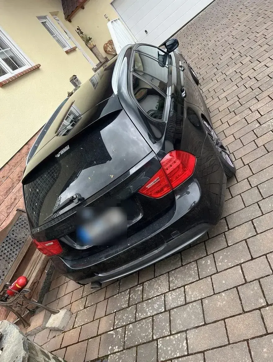 Gebraucht BMW 320 M Sport 184 PS (135 kW) 2011 Schwarz Kombi