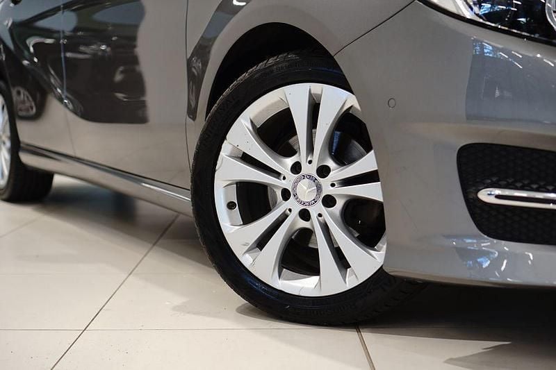 Gebraucht Mercedes 180 109 PS (80 kW) 2017 Grau Limousine