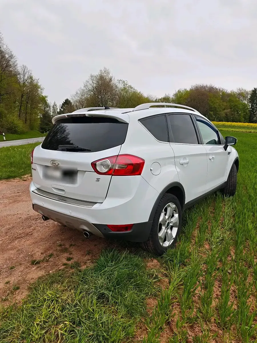 Używany Ford Kuga Titanium 140 KM (102 kW) 2012 Biały SUV