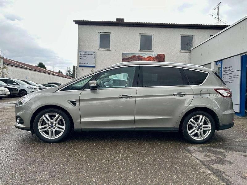 Gebraucht Ford S-MAX Titanium 150 PS (110 kW) 2018 Perlsilber (metallic) Van / Kleinbus