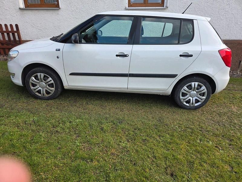 Gebraucht Skoda Fabia 86 PS (63 kW) 2014 Weiß Kleinwagen