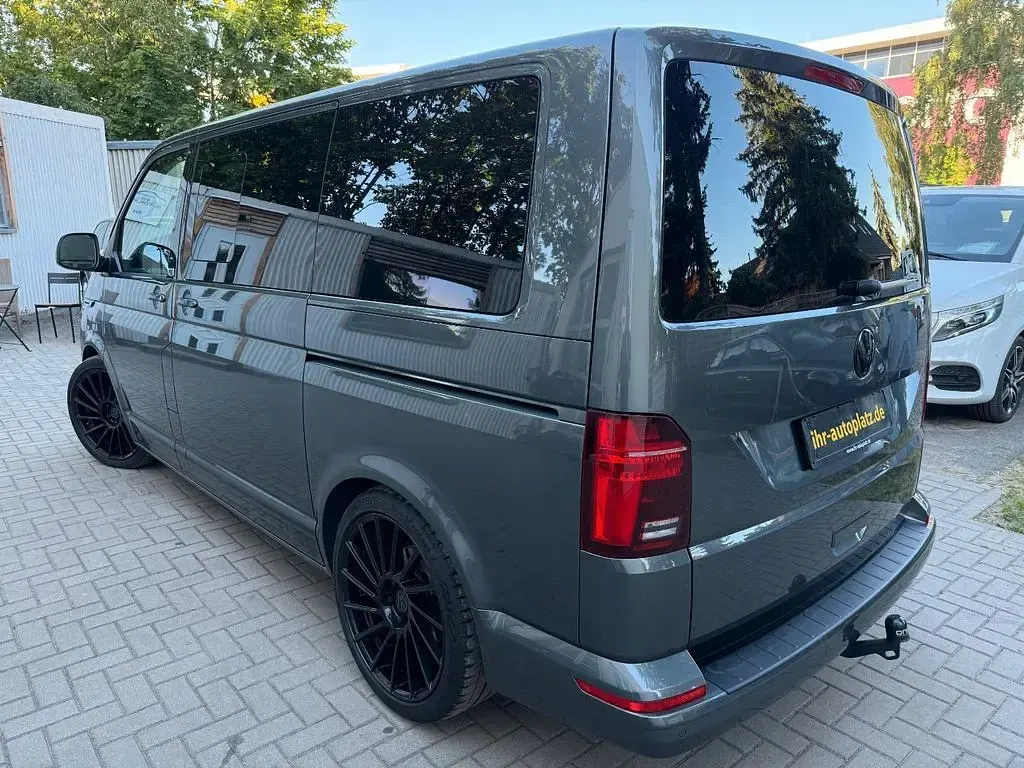 Gebraucht VW Multivan 204 PS (150 kW) 2022 Indiumgrau Van / Kleinbus