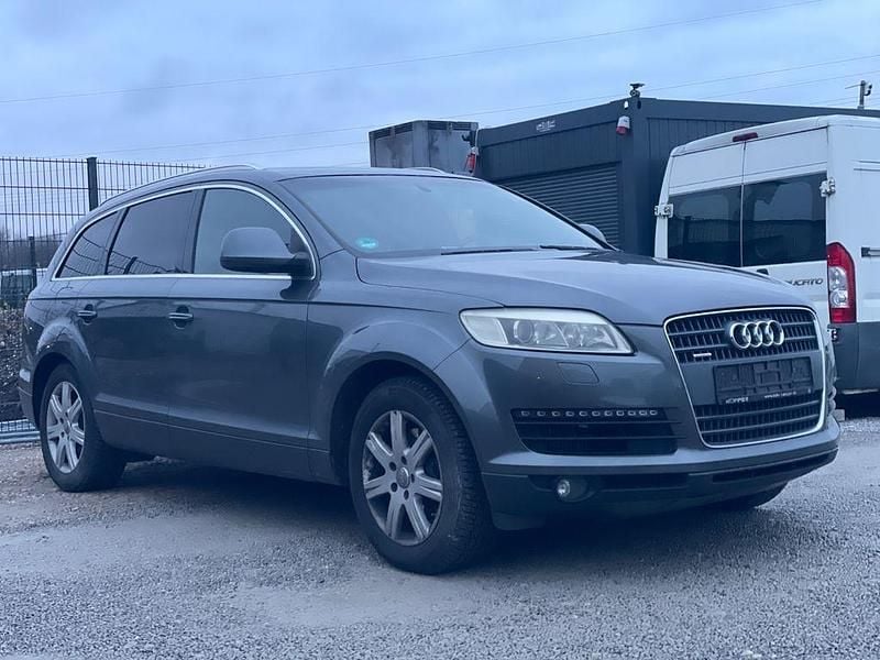Grau Gebraucht 2008 Audi Q7 Advanced SUV | 4.500 € (Superpreis) - Bild 1/4