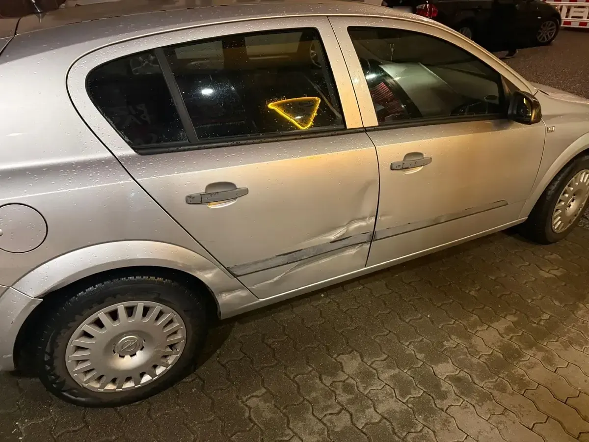 Gebraucht Opel Astra 105 PS (77 kW) 2005 Silber Kleinwagen