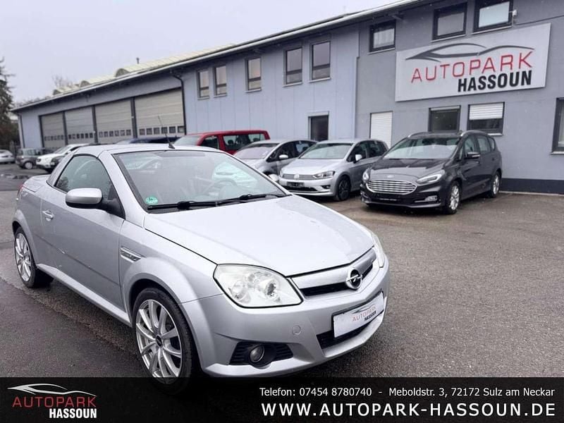 Gebraucht Opel Tigra Edition 90 PS (66 kW) 2008 Starsilber iii m2 Cabrio