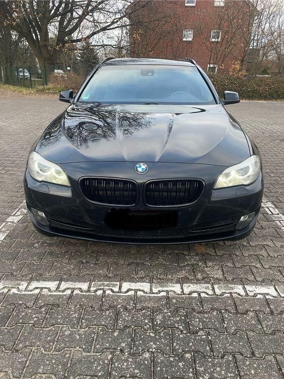 Gebraucht BMW 525 Shadowline 204 PS (150 kW) 2011 Schwarz Kombi