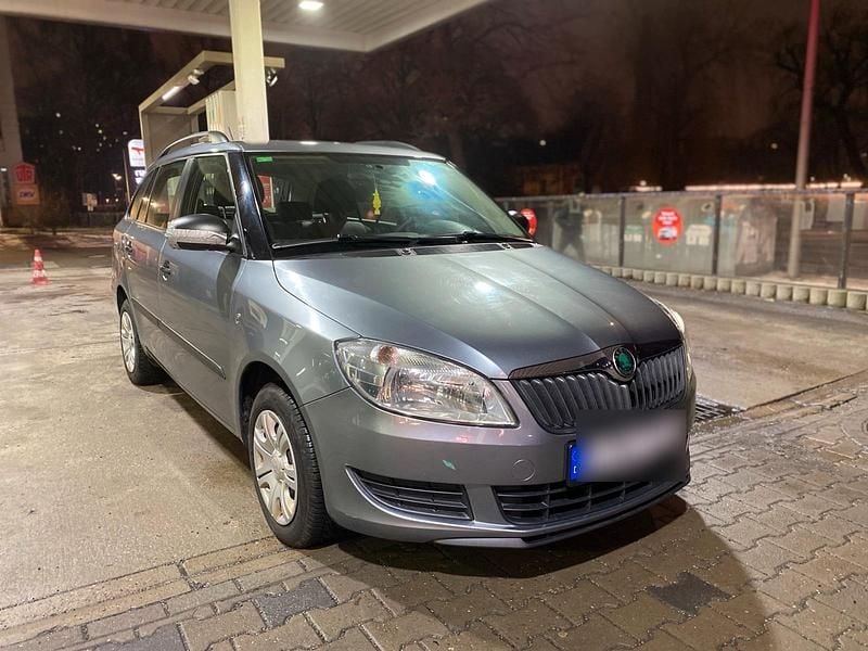 Gebraucht Skoda Fabia 70 PS (51 kW) 2013 Grau Kombi