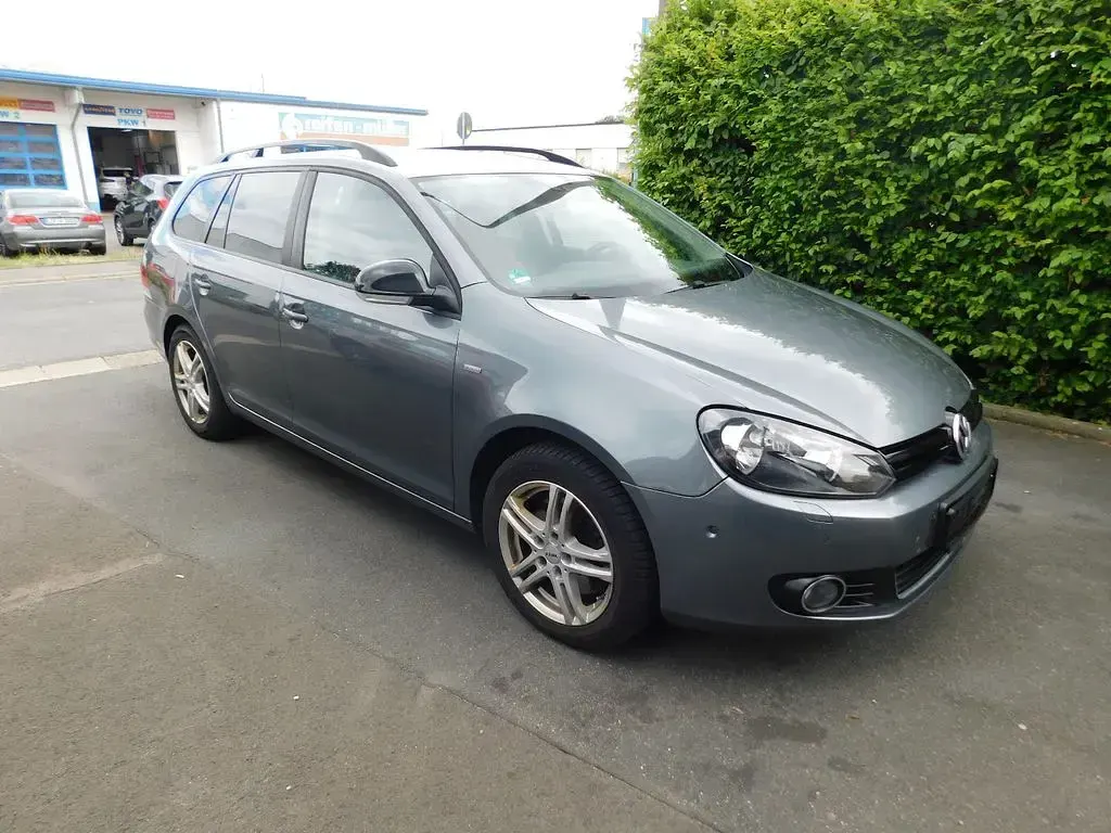 Gebraucht VW Golf VII Match 140 PS (102 kW) 2012 Grau Kombi