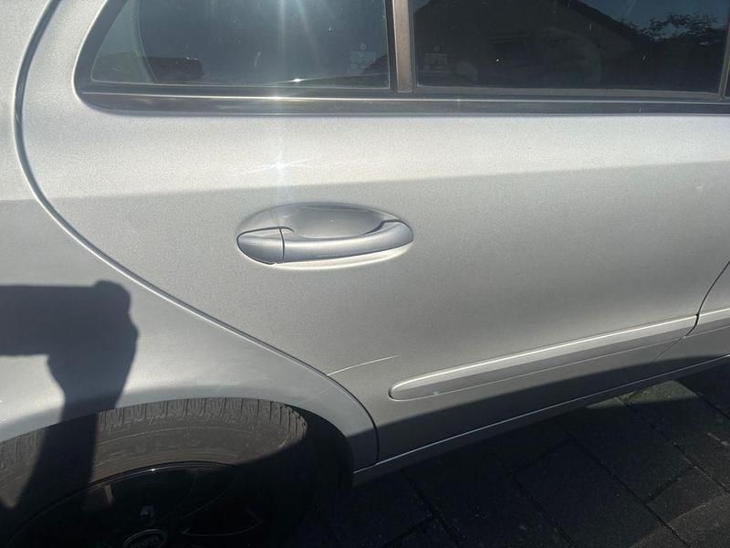 Gebraucht Mercedes E220 Classic 150 PS (110 kW) 2004 Limousine