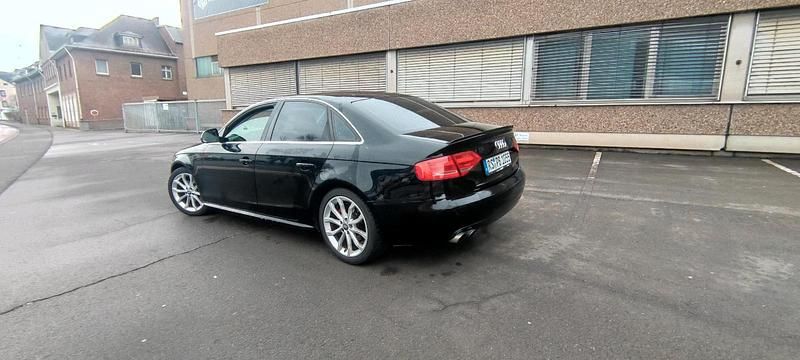 Gebraucht Audi A4 120 PS (88 kW) 2009 Schwarz Limousine