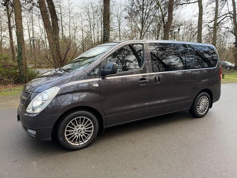Gebraucht Hyundai H-1 170 PS (125 kW) 2008 Grau Van / Kleinbus