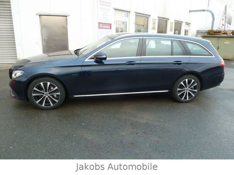 Blau Gebraucht 2019 Mercedes E300 Avantgarde Kombi | 22.900 € (Fairer Preis) - Bild 1/4