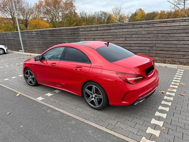 Rot Gebraucht 2017 Mercedes CLA250 AMG line Limousine | 20.400 € (Guter Preis) - Bild 1/4