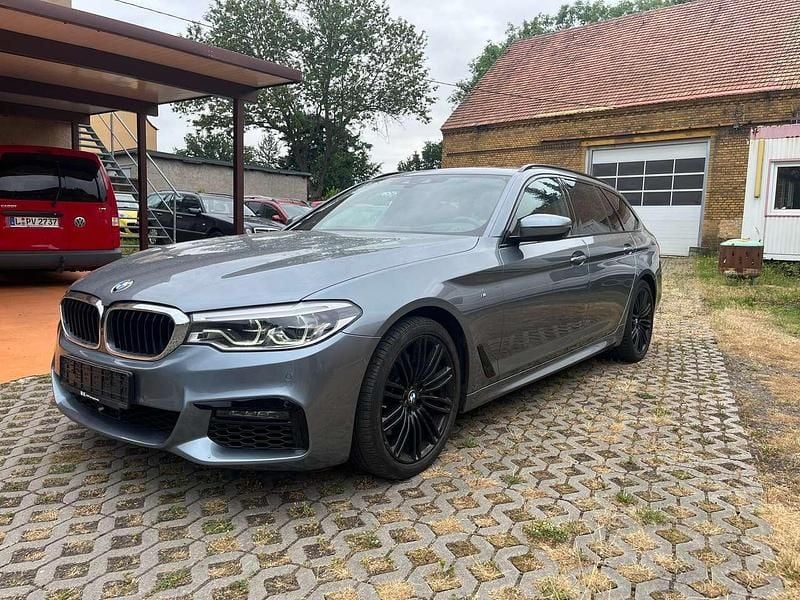 Bluestone Gebraucht 2019 BMW 530 M Sport Kombi | 29.999 € (Guter Preis) - Bild 1/4