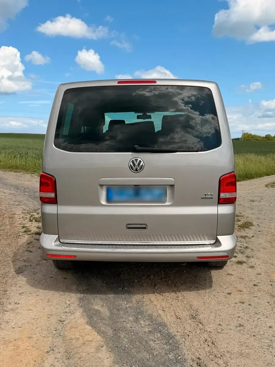 Gebraucht VW Multivan Match 179 PS (131 kW) 2012 Grau Van / Kleinbus