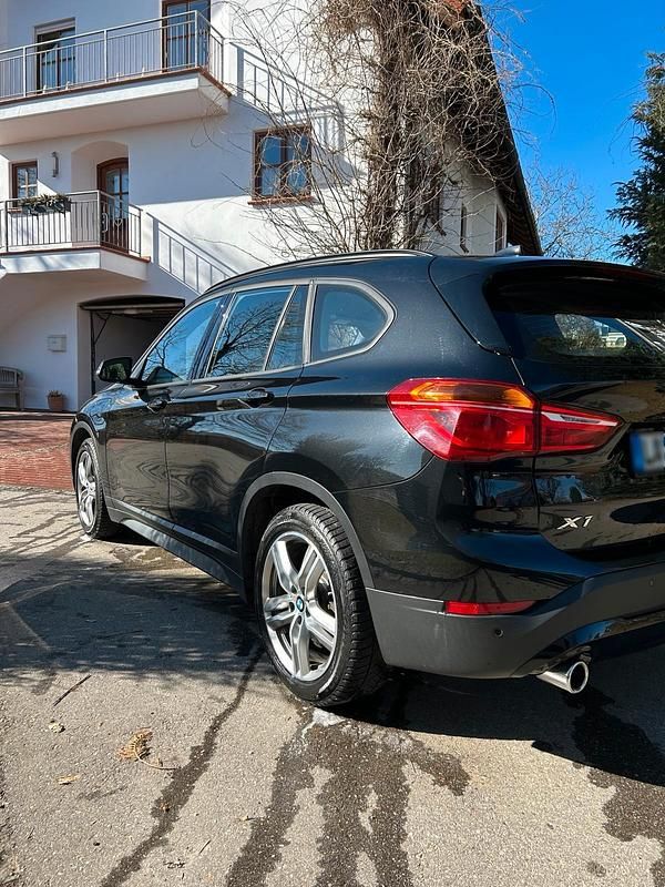 Gebraucht BMW X1 220 PS (161 kW) 2021 Schwarz SUV