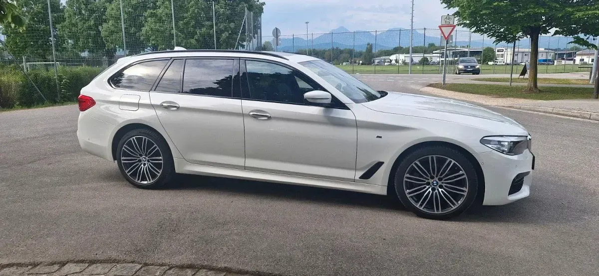 Gebraucht BMW 520 Efficient Dynamics 190 PS (139 kW) 2017 Weiß Kombi