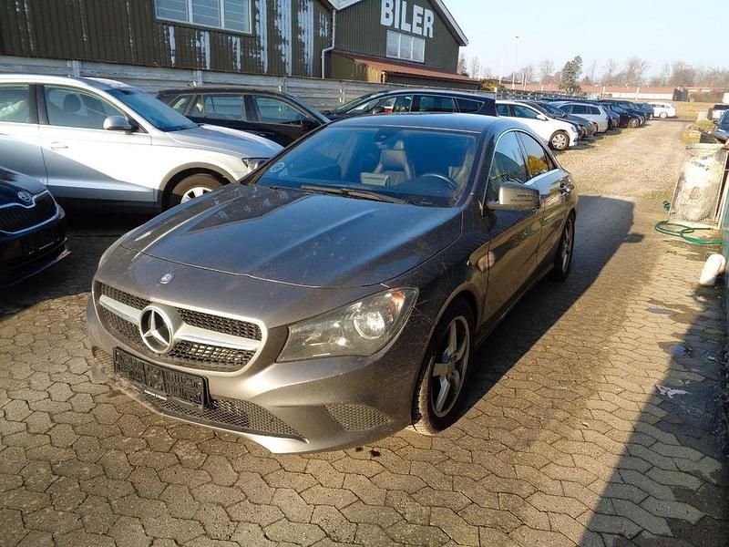 Grau Gebraucht 2015 Mercedes CLA200 Limousine | 10.500 € (Guter Preis) - Bild 1/4